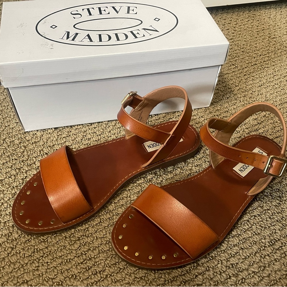 Steve Madden Rivvals sandals